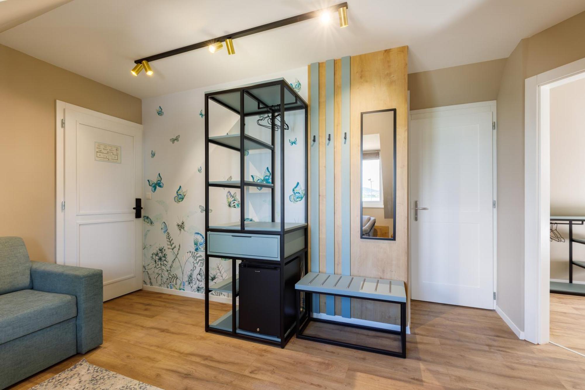 Lepke Apartmanhaz Es Etterem Tihany Exterior photo